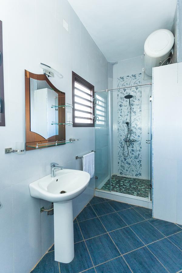 Oceanis Home & Voyages Ivato  Екстериор снимка